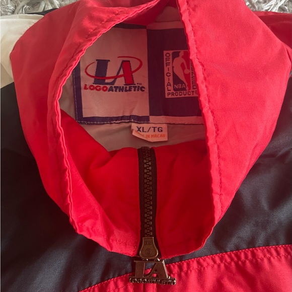 Vintage Chicago Bulls Logo Athletic Sharktooth Windbreaker Jacket Size XL. - Picture 3 of 6